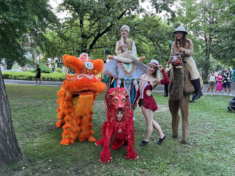 El Grupo Barcelona Huaxing Arts Group triunfa en el Carnaval de las Flores de Debrecen, Hungra (2)