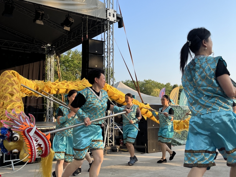 El Grupo Barcelona Huaxing Arts Group triunfa en el Carnaval de las Flores de Debrecen, Hungra (7)