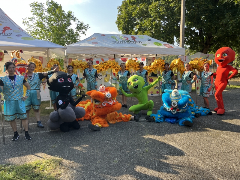 El Grupo Barcelona Huaxing Arts Group triunfa en el Carnaval de las Flores de Debrecen, Hungra (9)